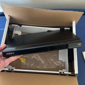 Sony: DVP-SR210P DVD Player | EUC